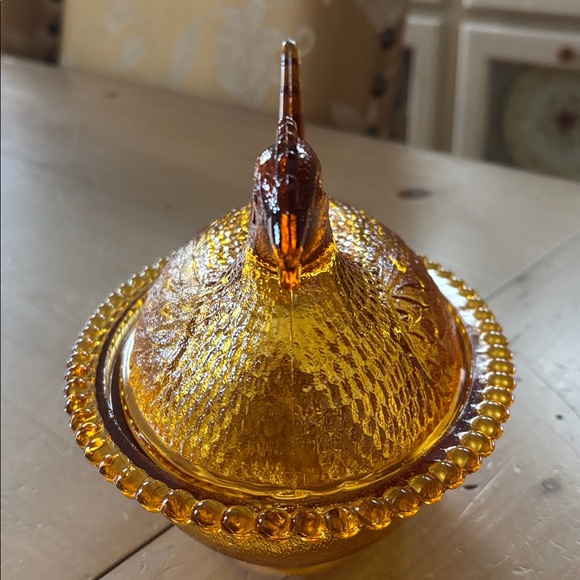 Vintage Indiana Glass Hen on a Nest - Picture 3 of 15
